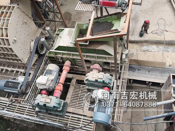 制砂設備用啥好-用吉宏液壓對輥破碎機??！